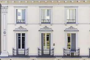 Milan Retreats Duomo