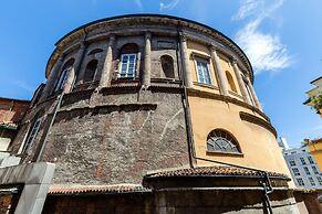 Milan Retreats Duomo