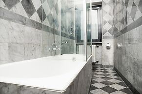 Milan Retreats Duomo