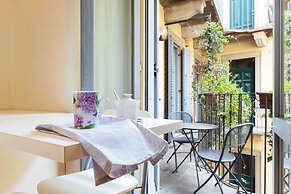 Milan Retreats Duomo