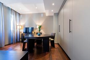 Milan Retreats Duomo