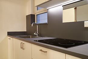 Milan Retreats Duomo