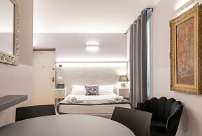 Milan Retreats Duomo