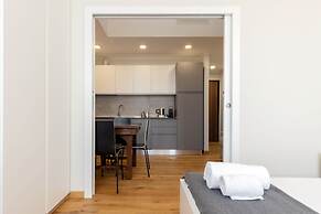 Milan Retreats Duomo