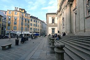 Milan Retreats Duomo