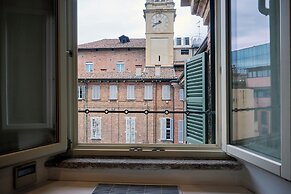 Milan Retreats Duomo