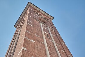 Milan Retreats Duomo