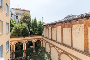 Milan Retreats Duomo