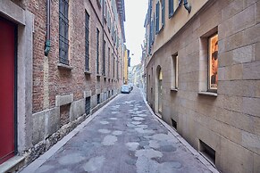 Milan Retreats Duomo