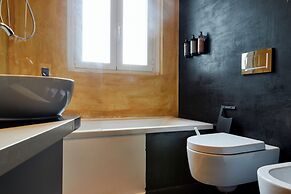 Milan Retreats Duomo