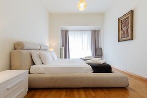 Milan Retreats Duomo