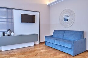 Milan Retreats Duomo