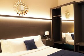 Milan Retreats Duomo