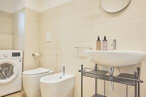 Milan Retreats Duomo