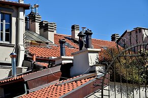 Milan Retreats Duomo