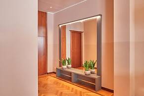 Milan Retreats Duomo