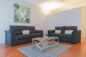 Milan Retreats Duomo