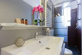 Milan Retreats Duomo