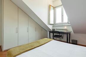 Milan Retreats Duomo