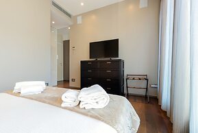 Milan Retreats Duomo