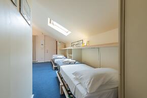 Milan Retreats Duomo