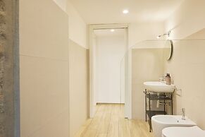 Milan Retreats Duomo