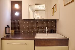 Milan Retreats Duomo