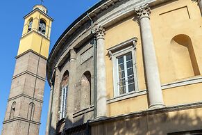 Milan Retreats Duomo