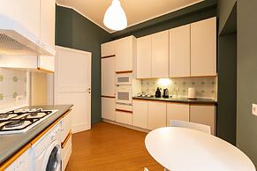 Milan Retreats Duomo