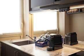 Milan Retreats Duomo