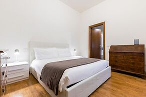 Milan Retreats Duomo