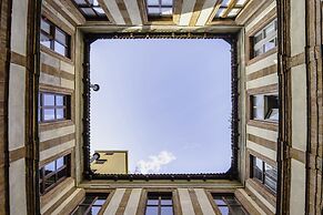 Milan Retreats Duomo