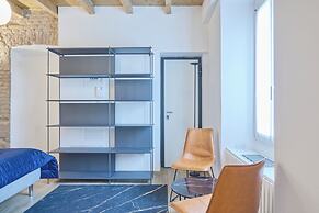 Milan Retreats Duomo