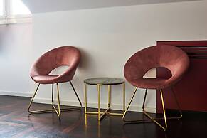 Milan Retreats Duomo