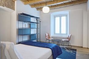 Milan Retreats Duomo