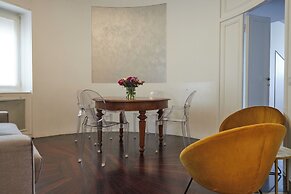 Milan Retreats Duomo