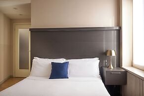 Milan Retreats Duomo