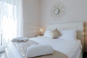 Milan Retreats Duomo