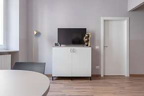 Milan Retreats Duomo