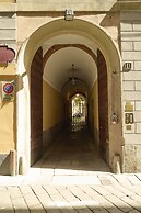 Milan Retreats Duomo