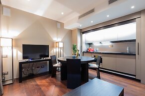 Milan Retreats Duomo