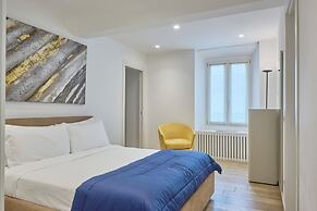 Milan Retreats Duomo