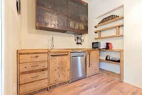 Milan Retreats Duomo