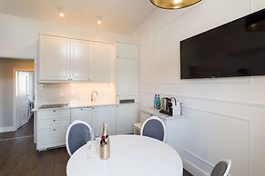 Executive 3 Bedroom Apartament by Your F