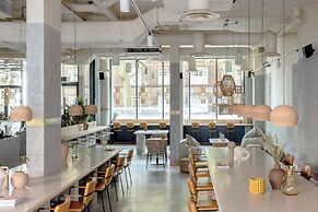 Bermonds Locke, Tower Bridge