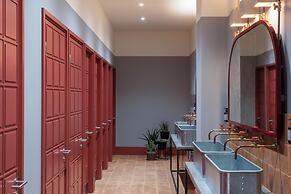 Bermonds Locke, Tower Bridge