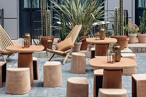 Bermonds Locke, Tower Bridge