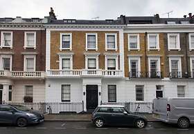 Victoria Charming Atmosphere