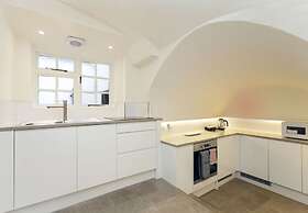 Victoria Charming Atmosphere