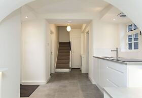 Victoria Charming Atmosphere